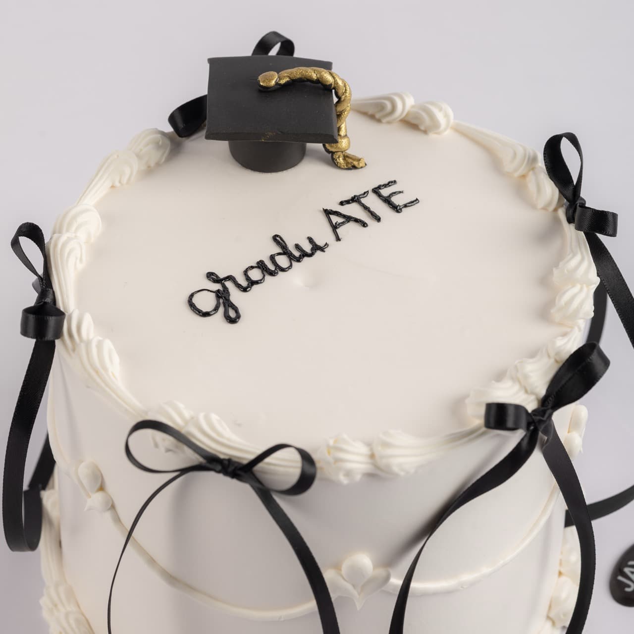 Grad Ribbon Cake