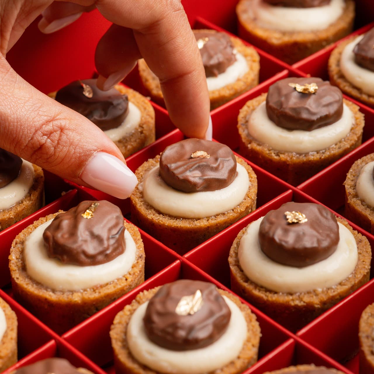 Mini Dates Cheesecake Box - 24 pcs