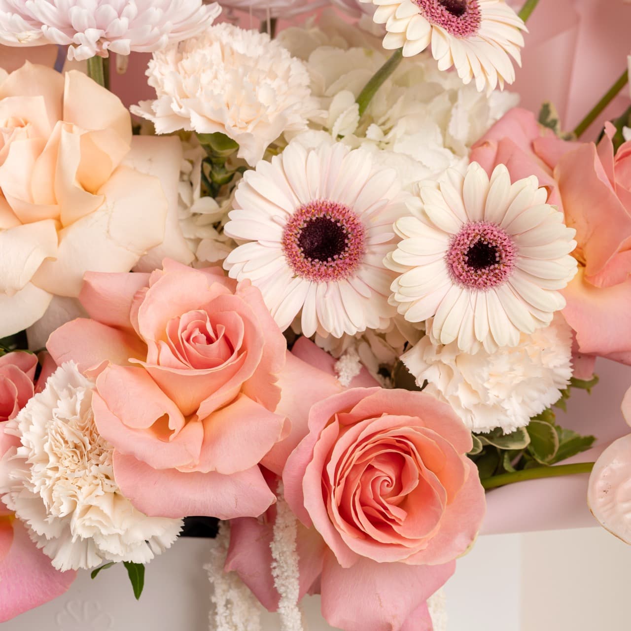 UAE Women's Day Serenity - Bag Bouquet